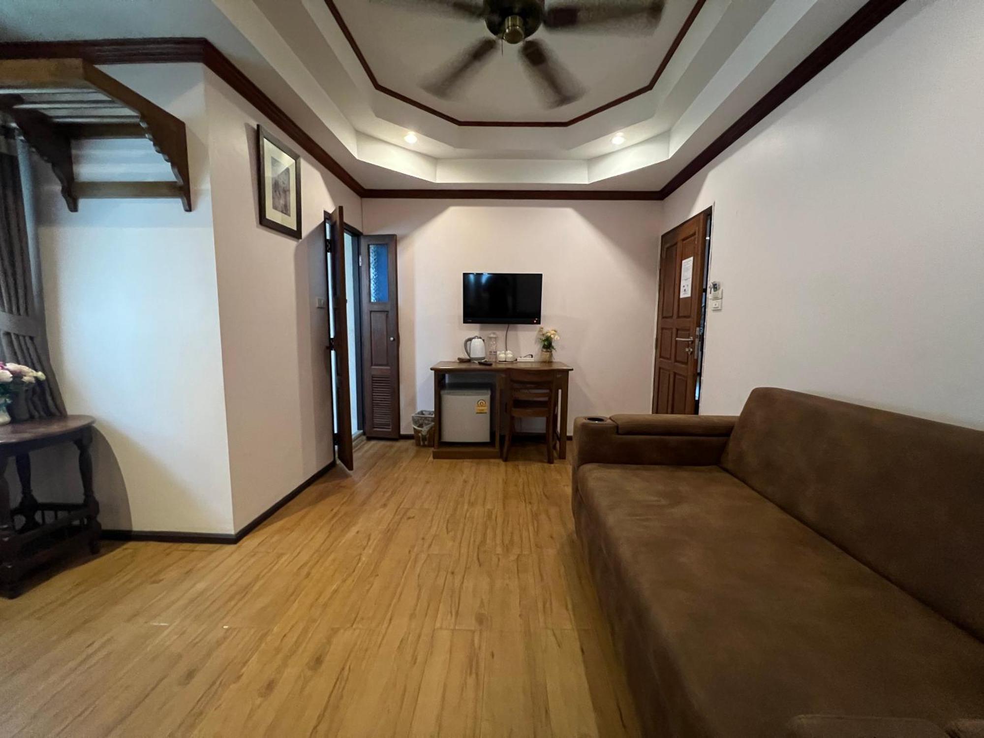 Pha Thai House Отель
