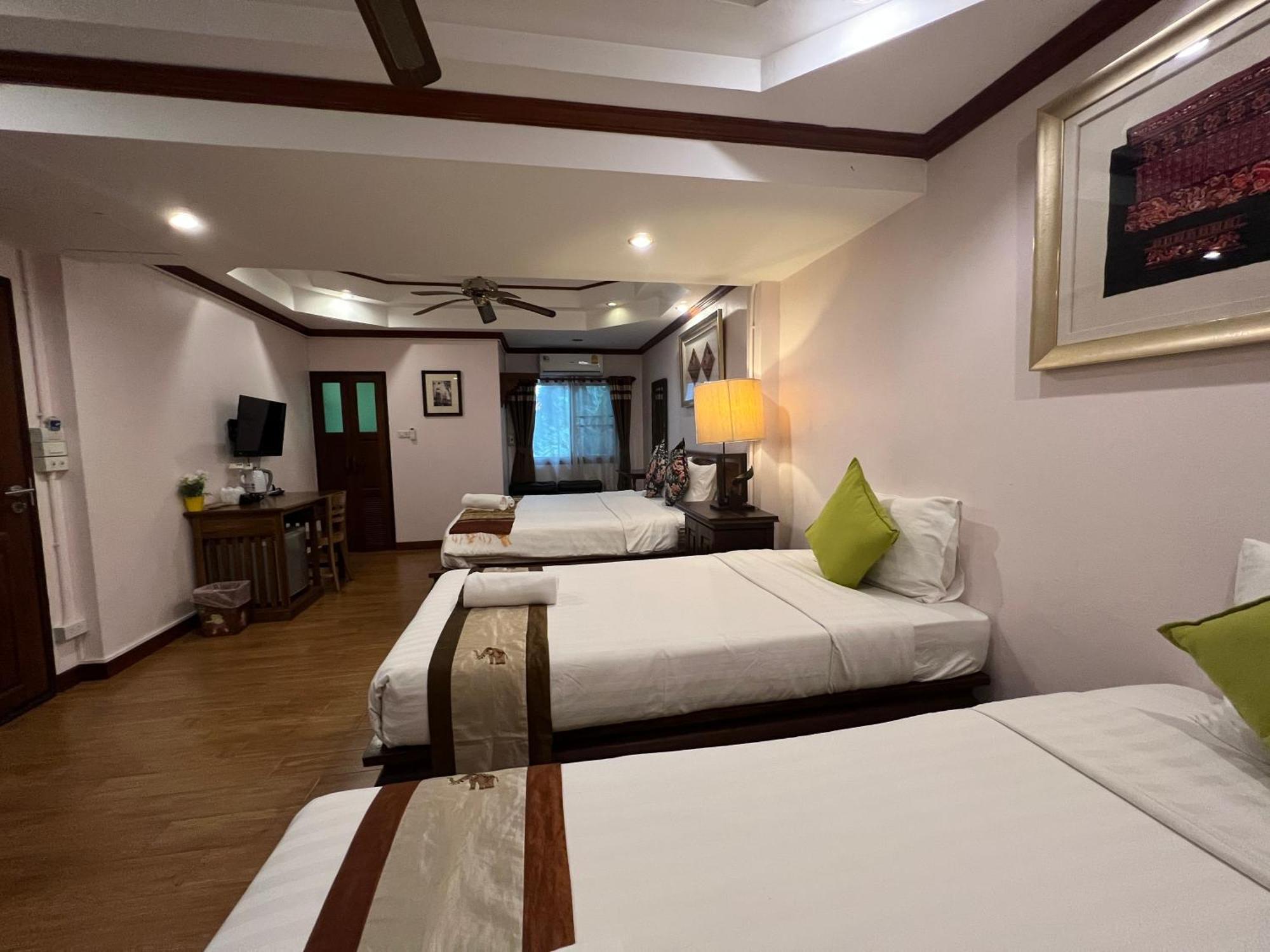 Отель Pha Thai House