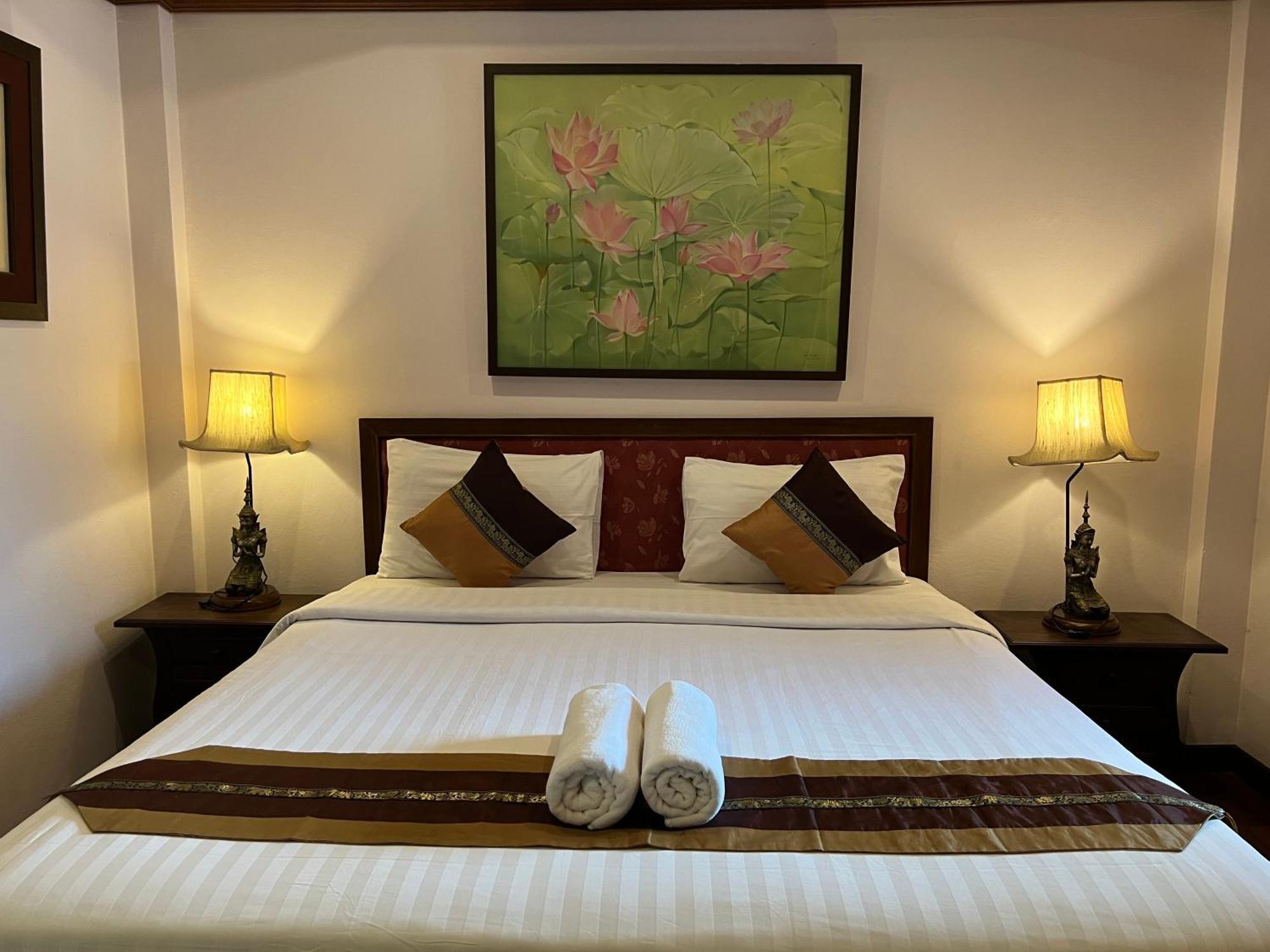 Отель Pha Thai House 2*