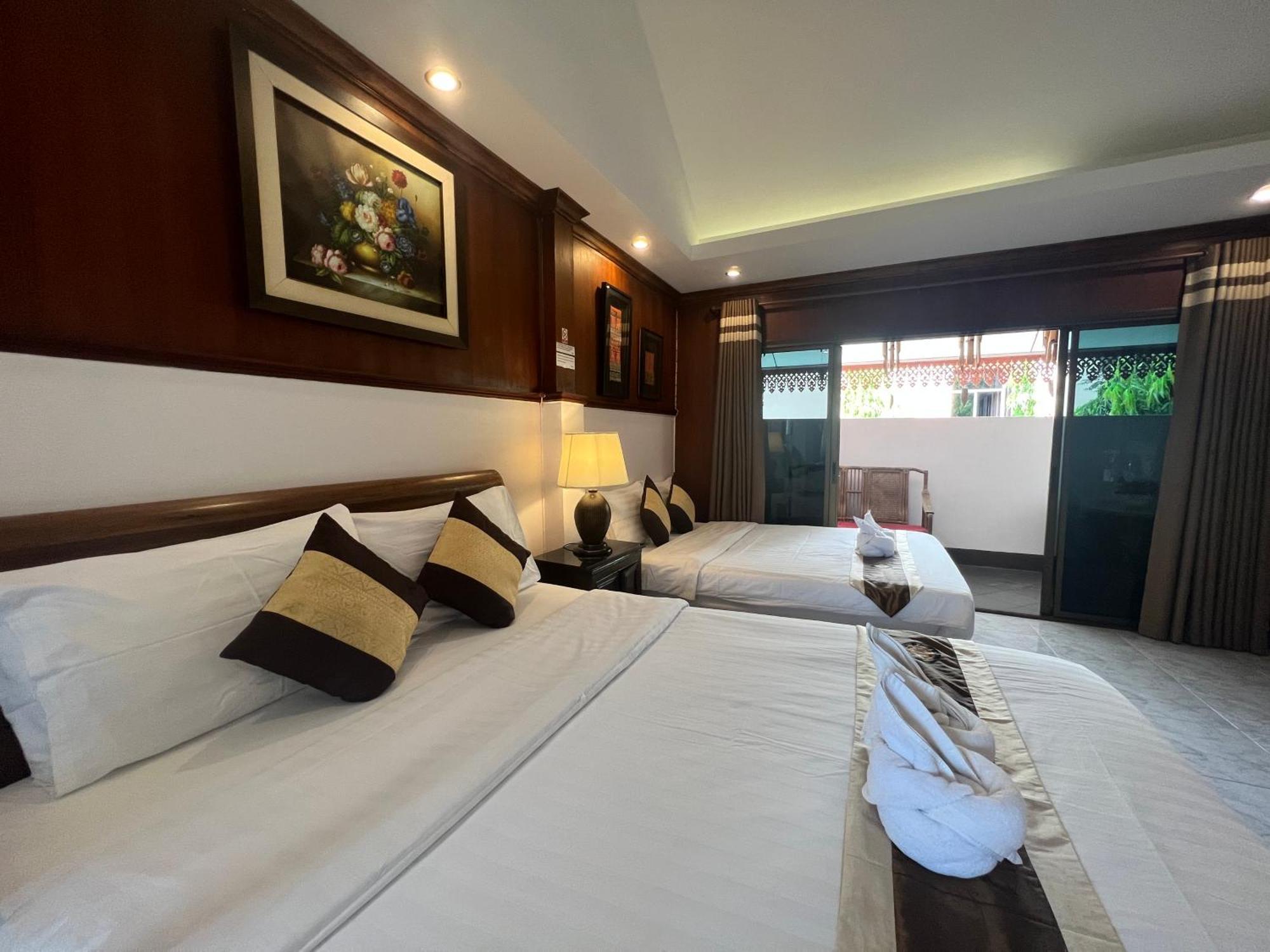 Отель Pha Thai House